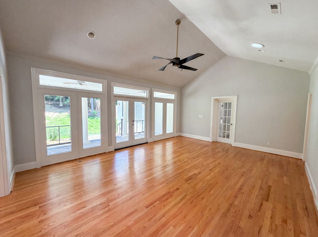 Photo 10 of 24 of 5309 Lancelot Dr, Charlotte, NC