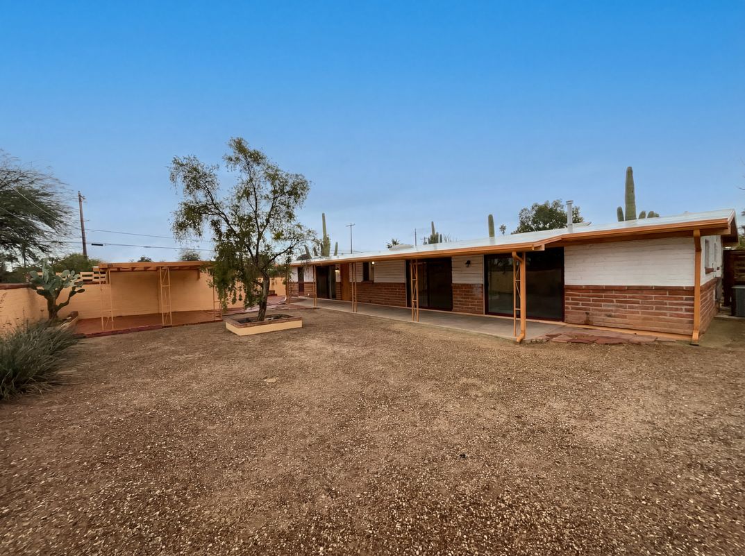 Photo 5 of 22 of 5202 E 2nd St, Tucson, AZ