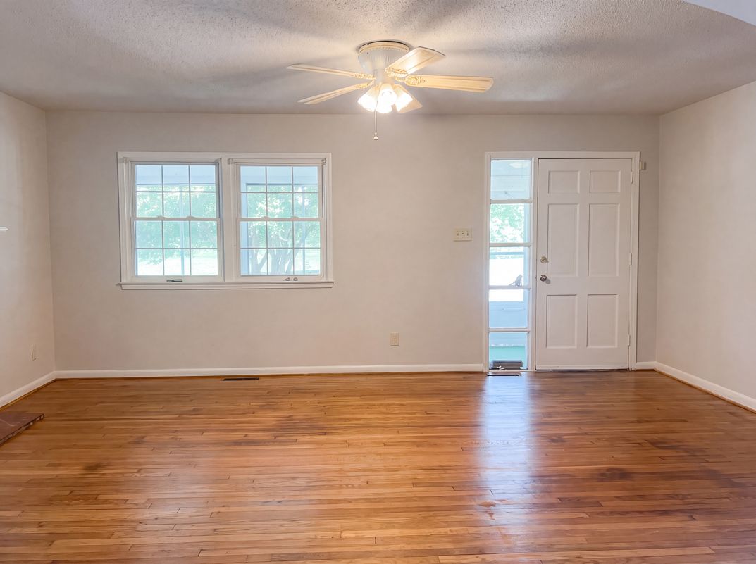 Photo 6 of 18 of 4307 Greenwood Dr, Portsmouth, VA