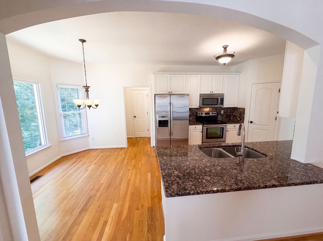 Photo 15 of 58 of 3612 Brookefall Ct, Suwanee, GA