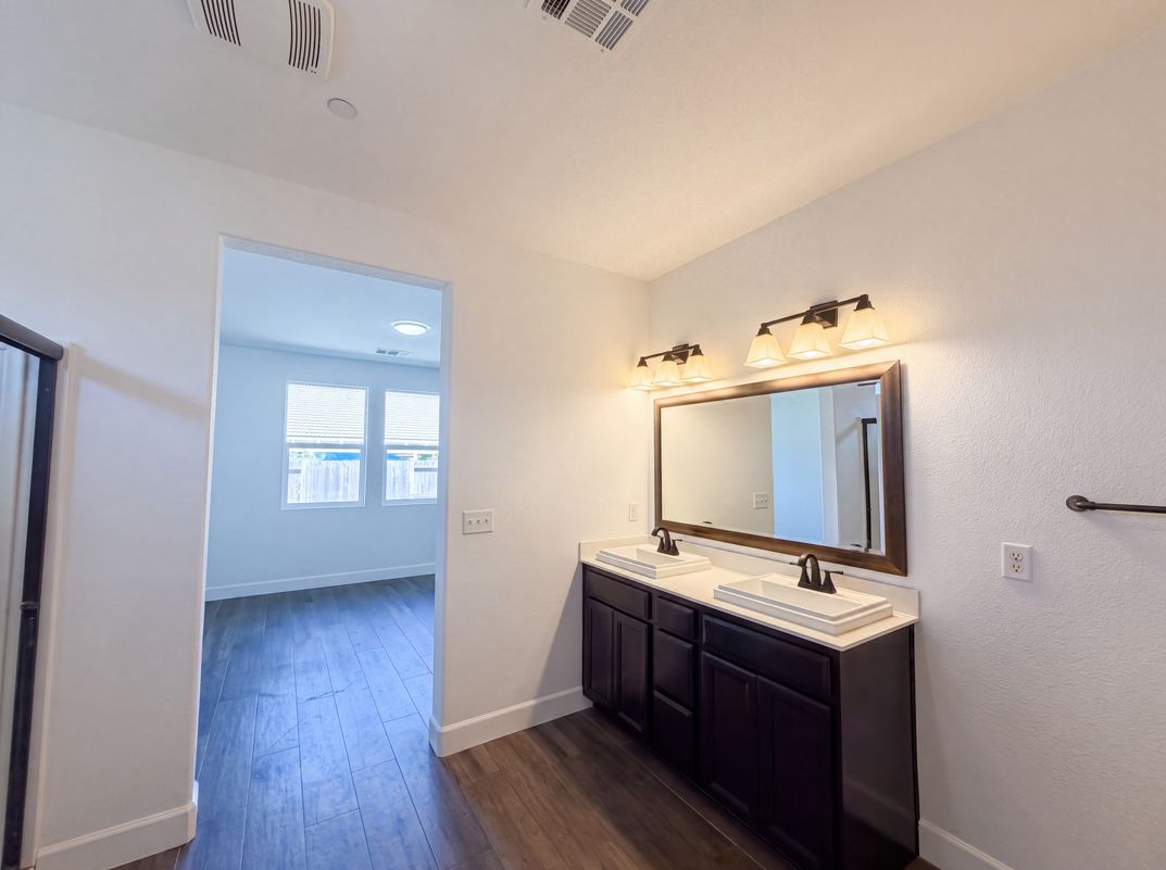 Photo 19 of 40 of 1216 Hamel Way, Galt, CA
