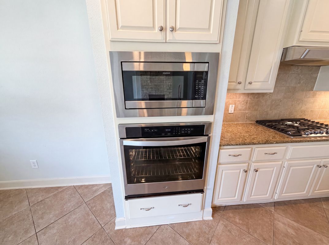 Photo 6 of 36 of 15822 Maple Shores Dr, Houston, TX