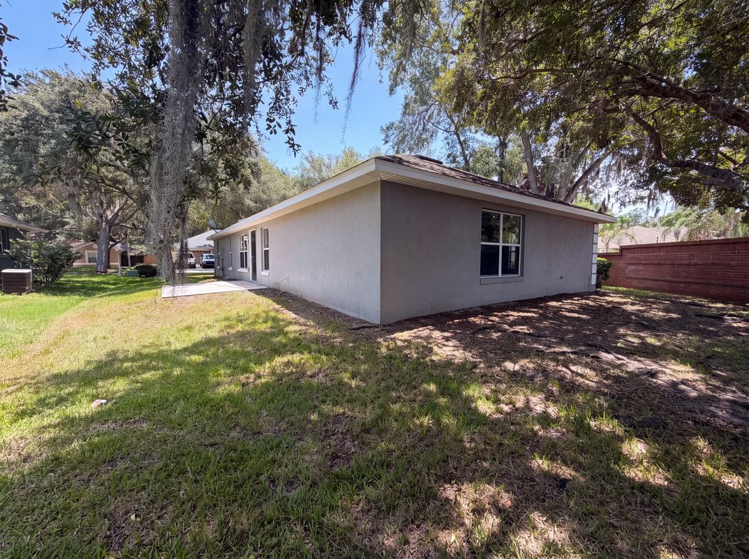 Photo 29 of 33 of 306 Garden Oak Ct, Apopka, FL