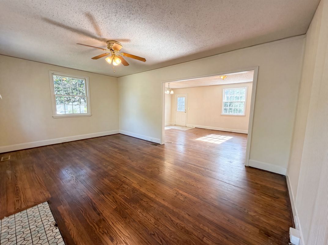 Photo 7 of 17 of 1901 Glenwood Rd, Columbia, SC
