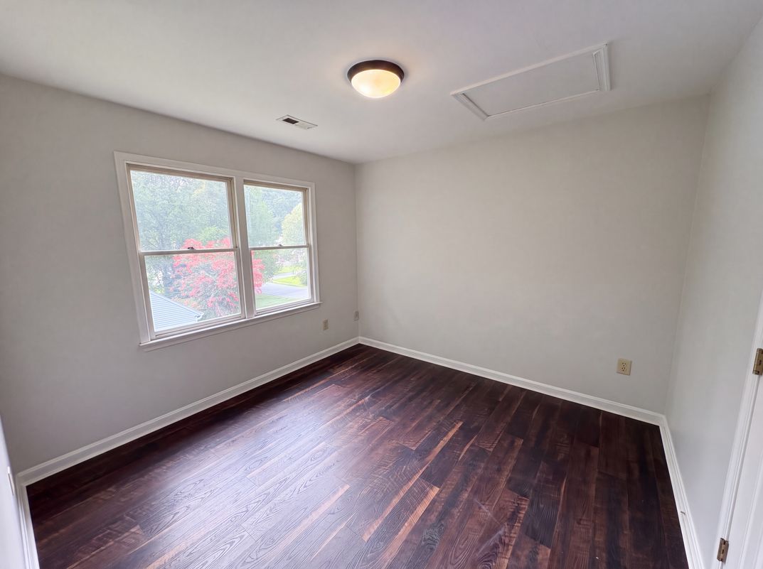 Photo 14 of 27 of 6401 Forest Grove Dr, Fredericksburg, VA
