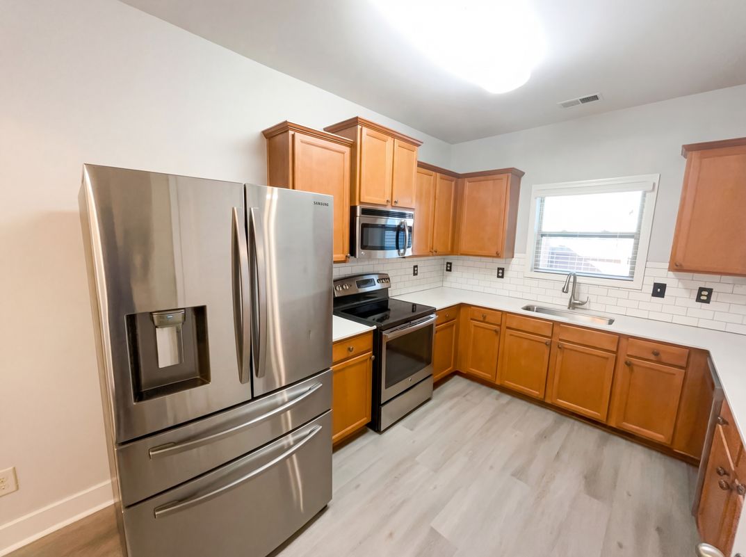 Photo 6 of 19 of 220 Madison Ave, Acworth, GA