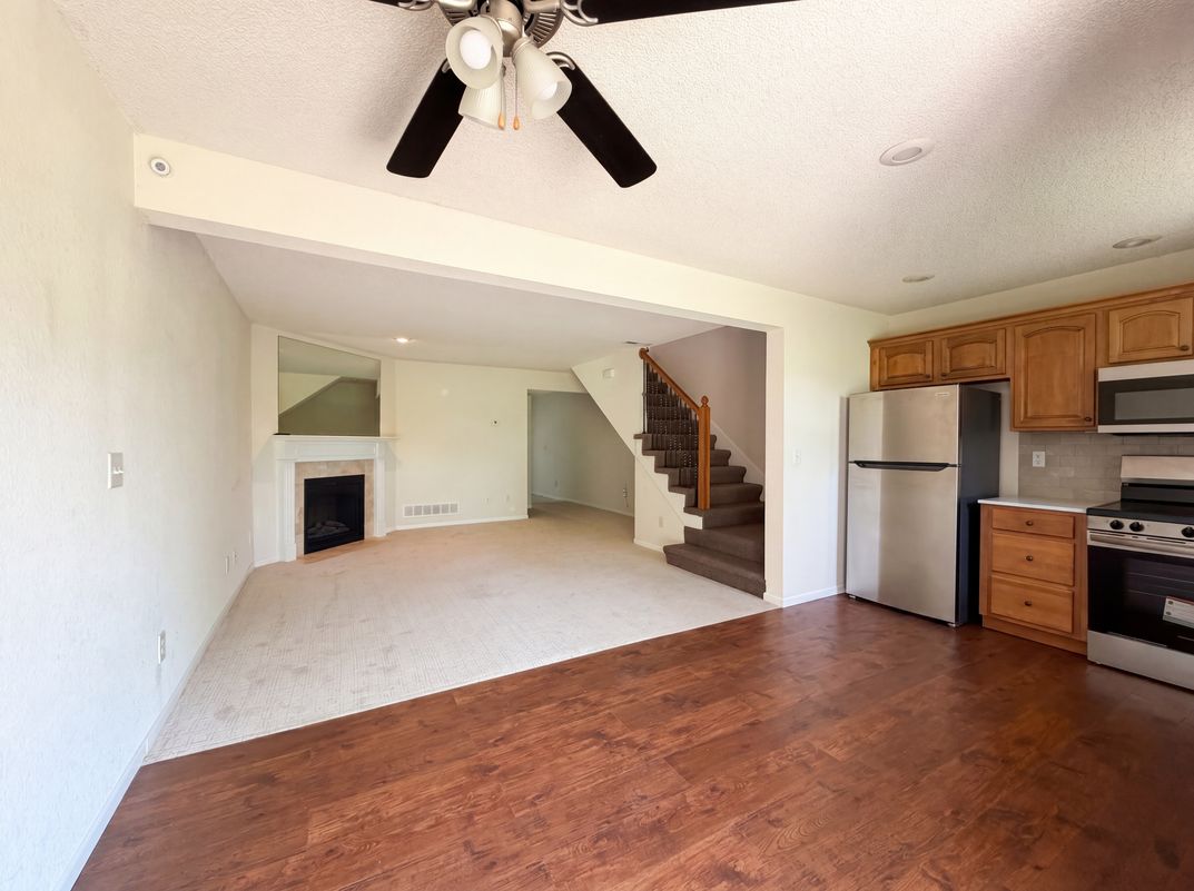 Property photo 3 of 10559 E 46th Ter