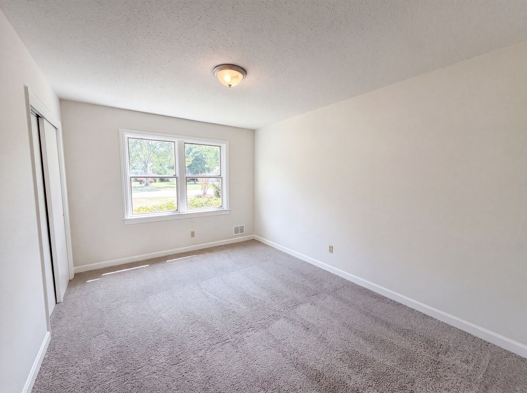 Photo 4 of 18 of 1810 Pennfield Dr, Columbia, SC