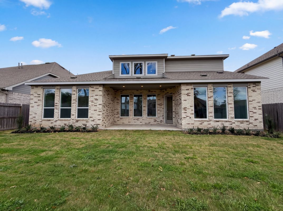 Photo 5 of 25 of 7911 Summit Trail Ln, Porter, TX