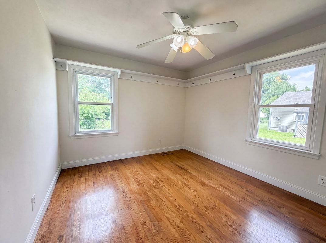 Photo 9 of 18 of 1 Winstead Pl, Florissant, MO