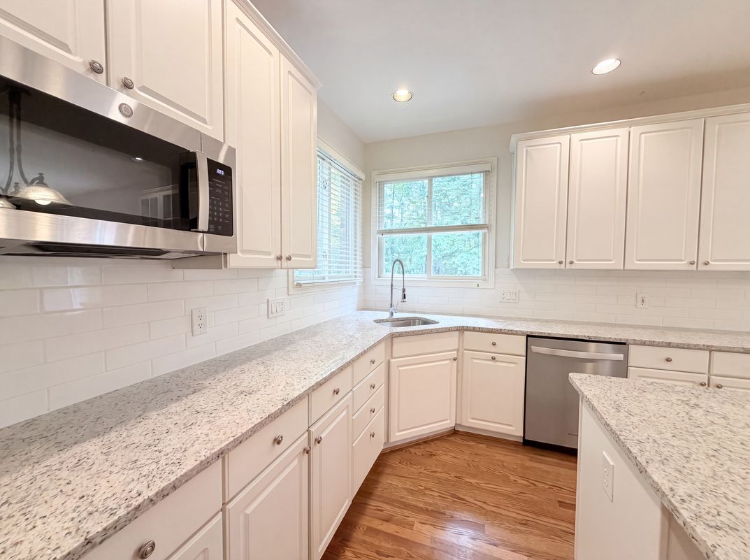 Photo 8 of 45 of 6667 Miami Woods Dr, Loveland, OH