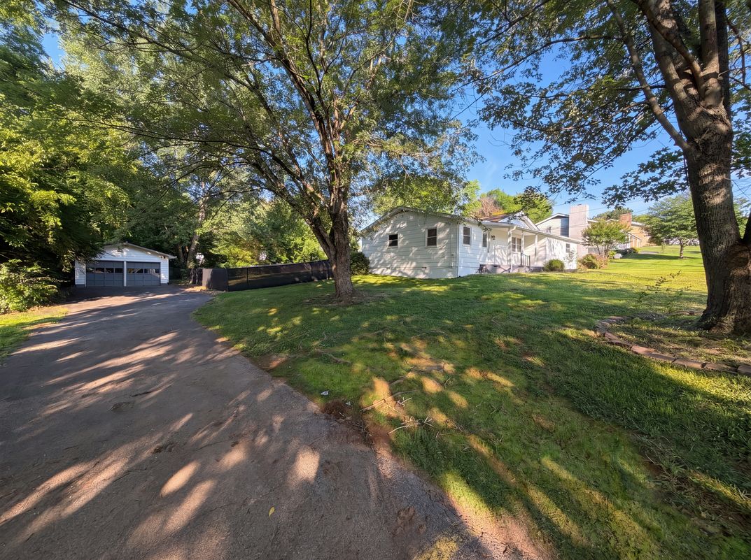 Photo 24 of 28 of 1017 Morrell Rd, Knoxville, TN