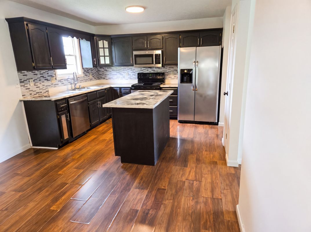 Photo 9 of 24 of 1317 Twin Brook Dr, Berea, KY