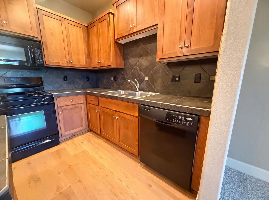 Photo 7 of 18 of 19899 Quaking Aspen Ave, Oregon City, OR