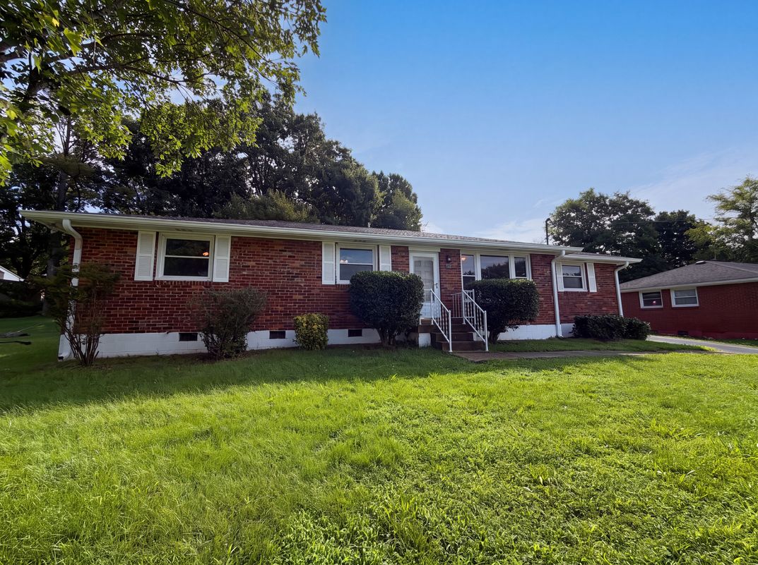 Photo 14 of 17 of 213 Bonnaridge Dr, Hermitage, TN