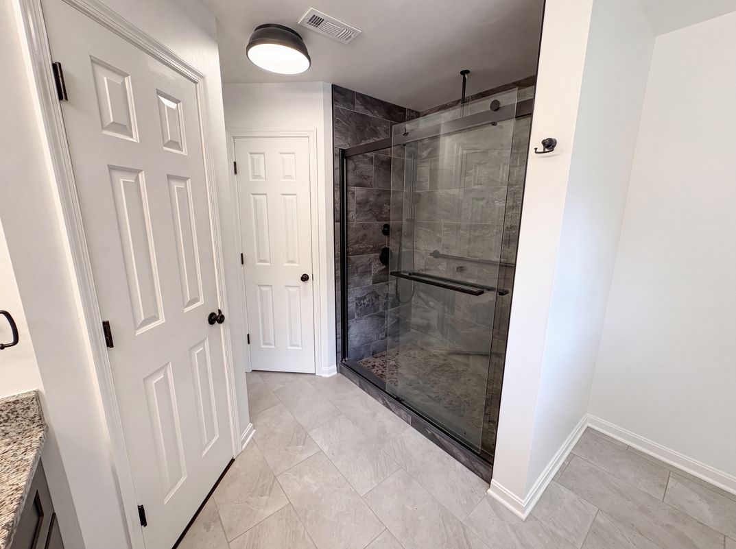 Photo 18 of 27 of 6401 Forest Grove Dr, Fredericksburg, VA