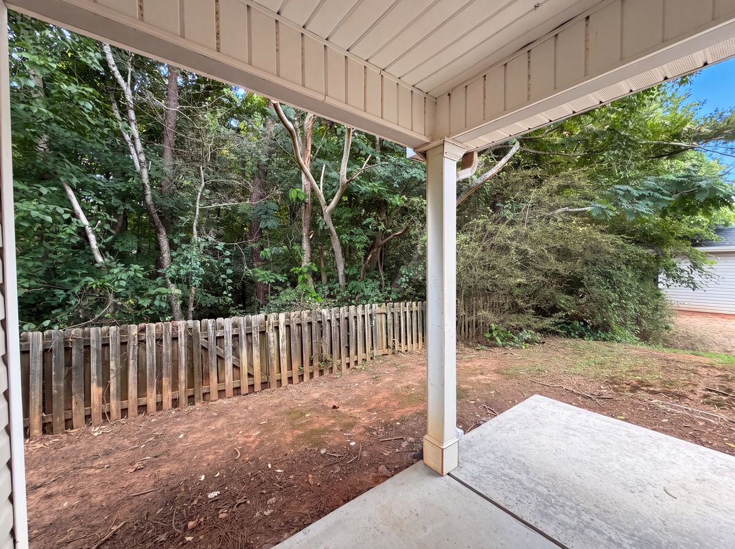 Photo 17 of 18 of 10543 Crabtree Dr, Jonesboro, GA