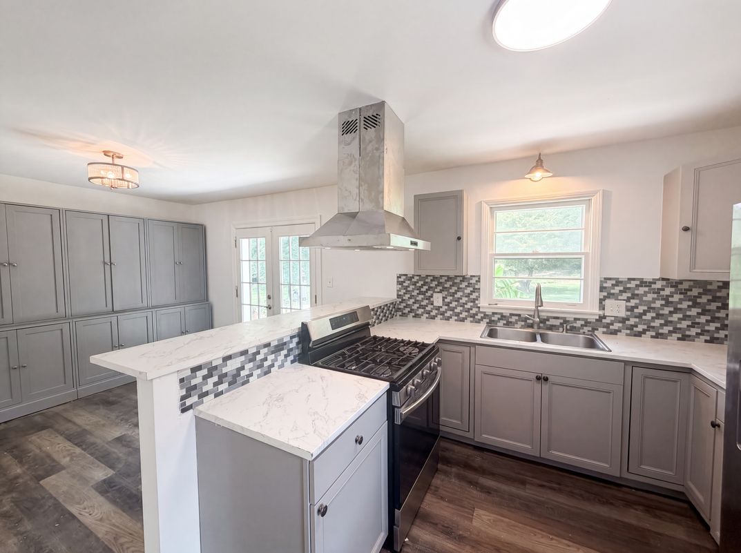 Photo 2 of 17 of 3119 Holbrook Dr SW, Marietta, GA