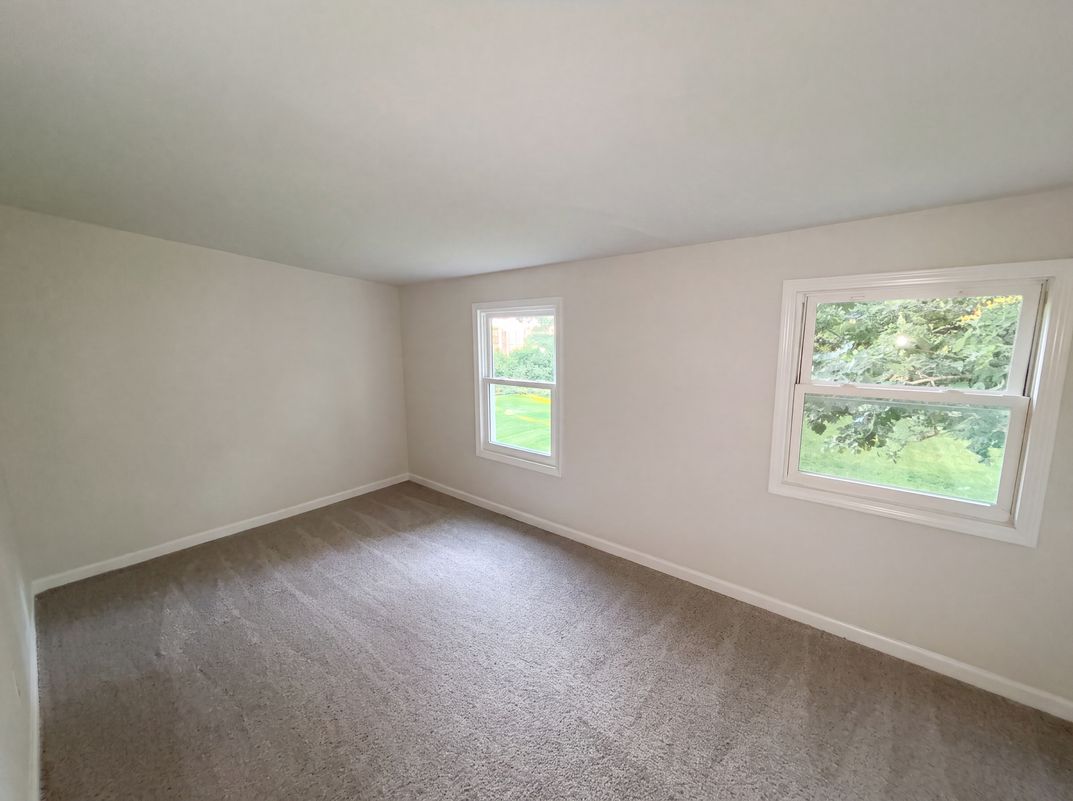 Photo 15 of 25 of 2084 Hillview Rd, Mounds View, MN