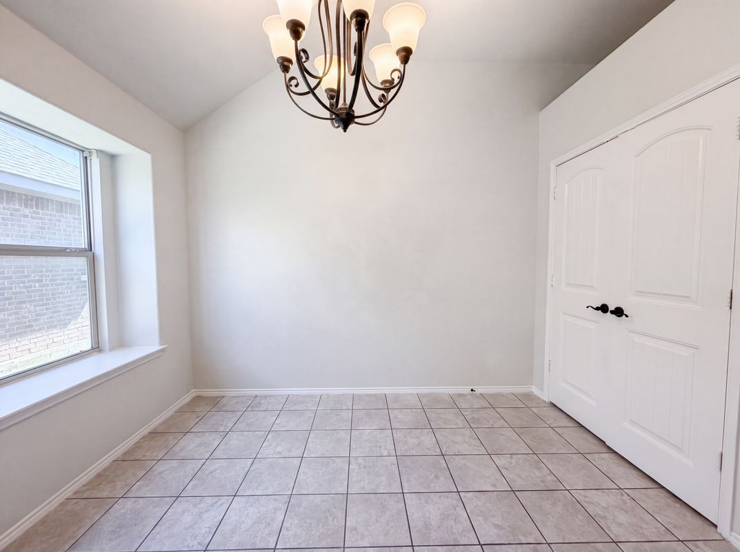 Photo 8 of 21 of 1901 Crested Ridge Rd, Aledo, TX