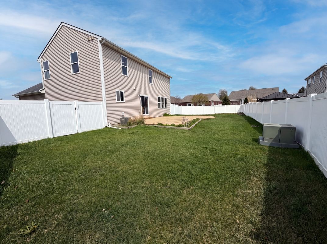 Photo 41 of 44 of 42824 Greystone Dr, Sterling Heights, MI