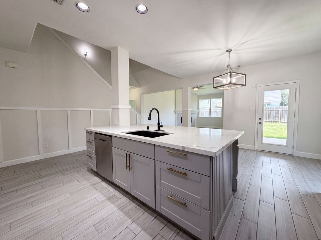 Photo 9 of 24 of 19438 Otter Trail Ct, Katy, TX