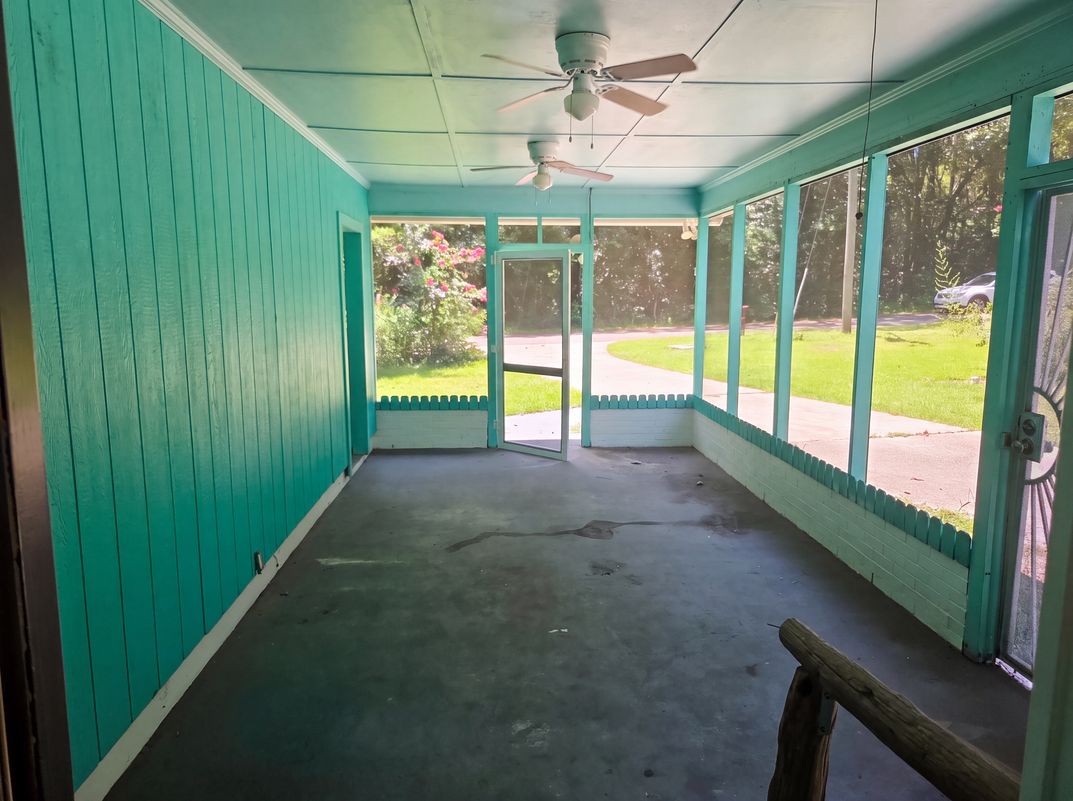 Photo 24 of 34 of 97 Walnut Ave, Defuniak Springs, FL