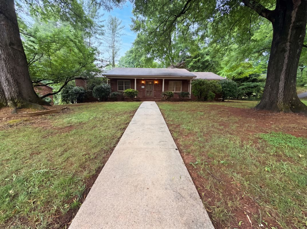 Property photo 1 of 3010 Hope Valley Rd