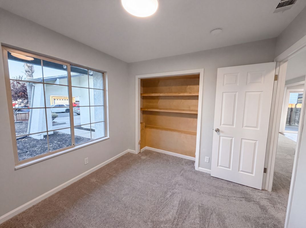 Photo 5 of 17 of 112 Aster Ct, Hercules, CA
