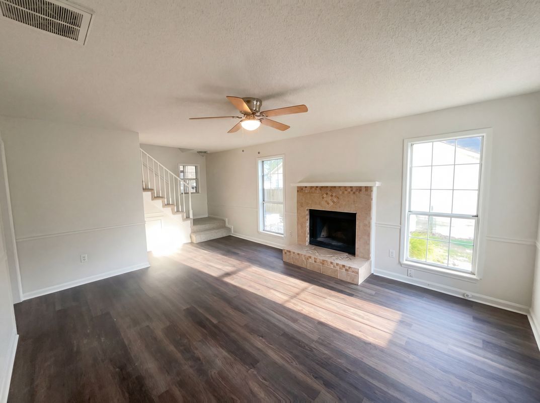 Photo 3 of 17 of 104 Nottingham Ct, Summerville, SC