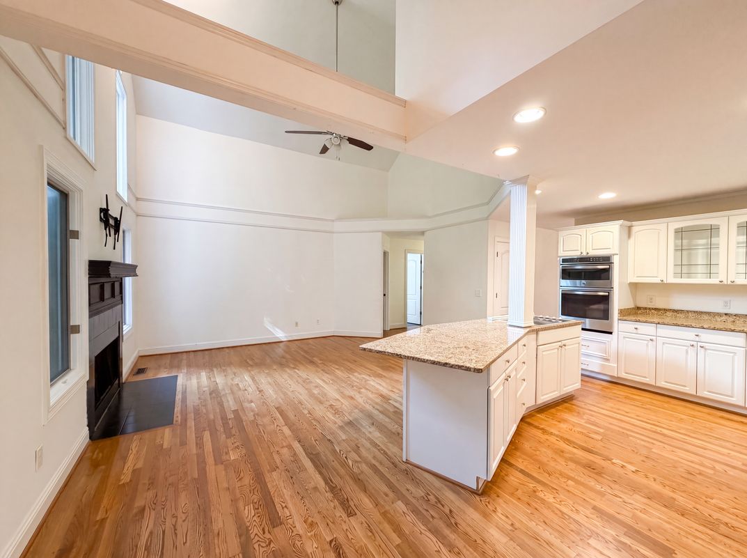 Photo 8 of 84 of 7030 Willowick Dr, Brentwood, TN