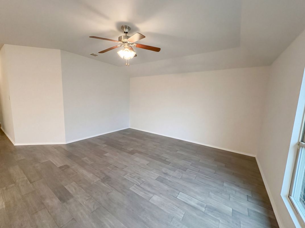 Photo 3 of 24 of 2553 Cumberland Trl, Balch Springs, TX