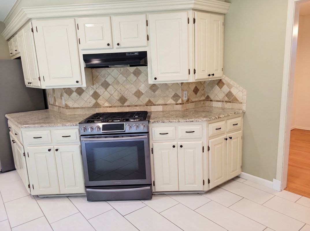Photo 7 of 46 of 4600 Rolling Hills Dr, Bartlesville, OK
