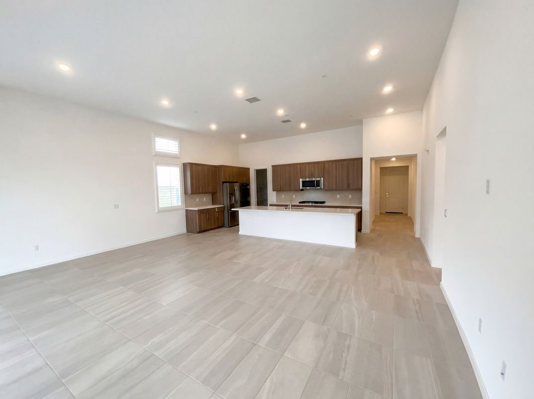 Property photo 3 of 103 Mustang Ln