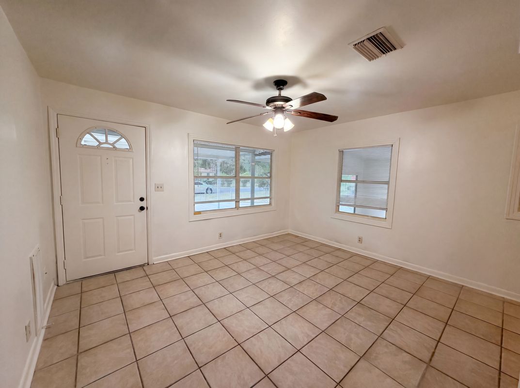 Photo 7 of 17 of 626 S 67th St, Tampa, FL