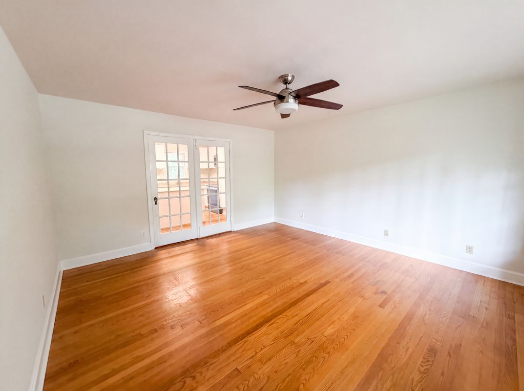 Photo 6 of 17 of 5148 Clearview Dr, Winston Salem, NC