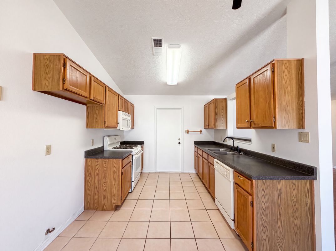 Photo 16 of 20 of 4417 Spanish Broom Ct NW, Albuquerque, NM