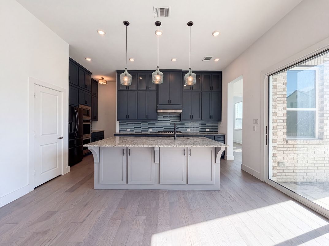 Photo 2 of 34 of 8200 Bethpage Dr, McKinney, TX