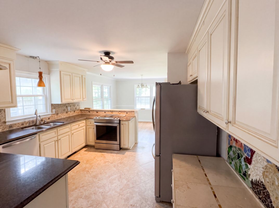 Photo 2 of 26 of 101 Bonito Dr, Yorktown, VA