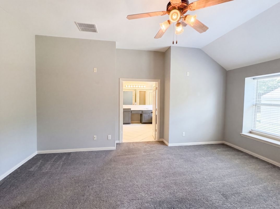 Photo 10 of 20 of 2601 Whispering Trl, Little Elm, TX