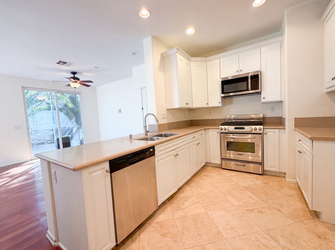 Photo 6 of 27 of 4099 Peninsula Dr, Carlsbad, CA