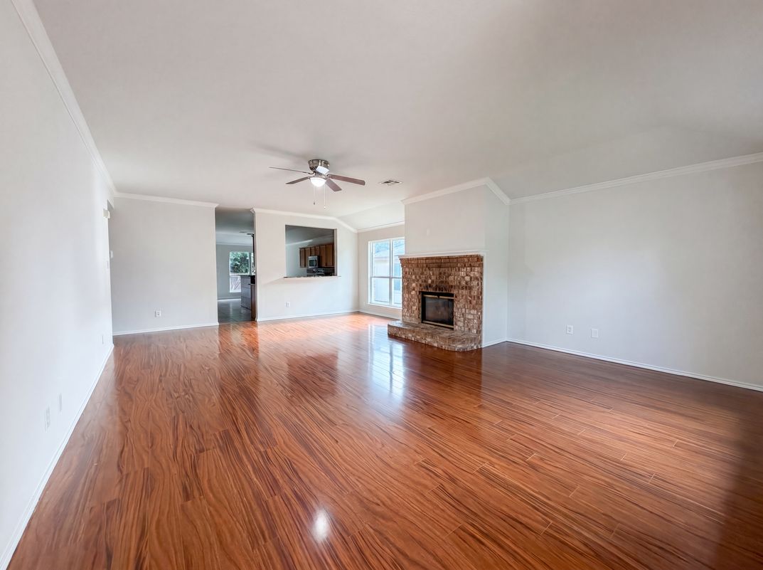 Photo 3 of 19 of 2324 Glenhaven Dr, McKinney, TX
