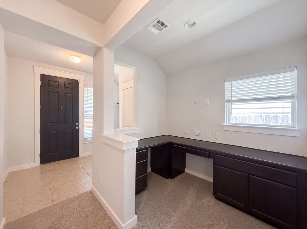 Photo 6 of 21 of 5909 Urbano Bnd, Round Rock, TX