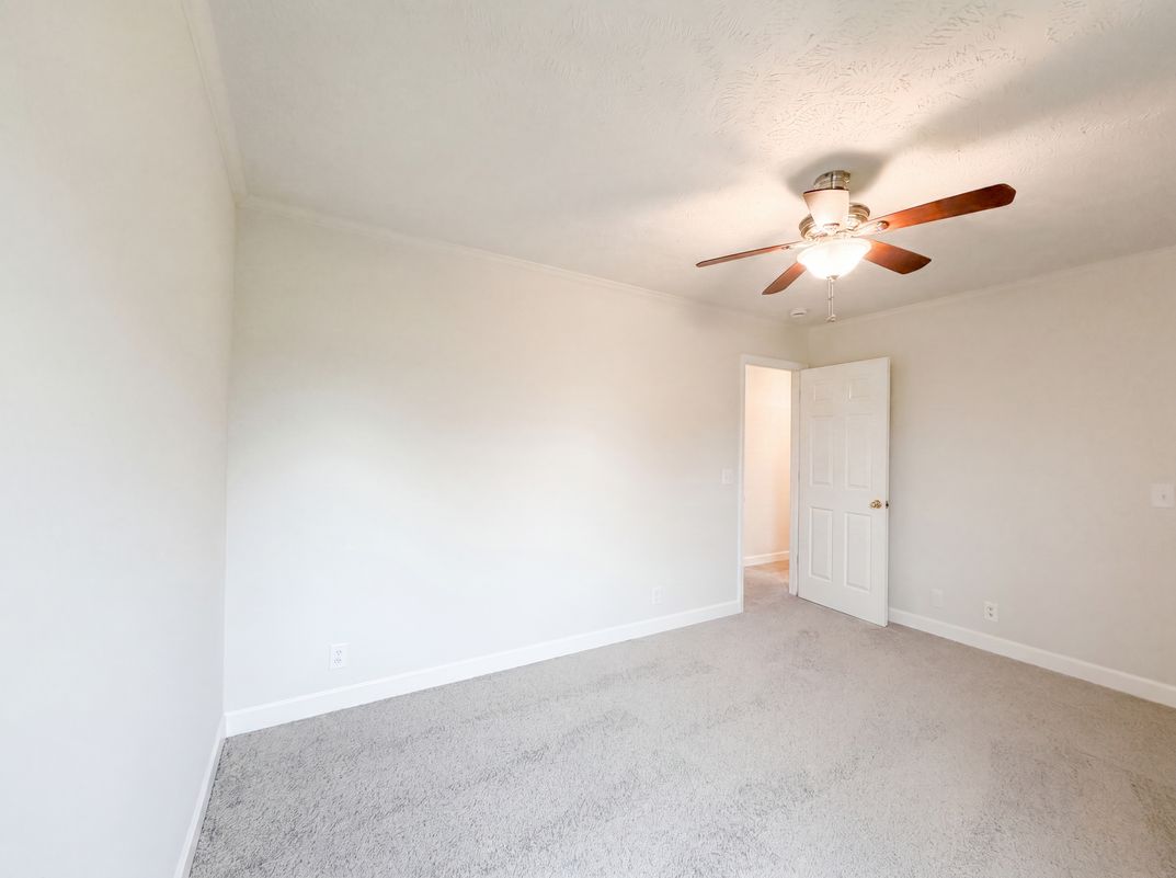 Photo 15 of 25 of 1223 California Dr, Murfreesboro, TN