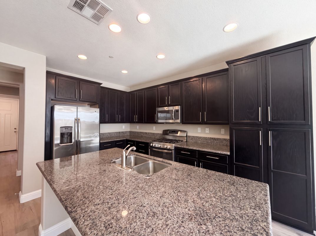 Photo 11 of 45 of 4812 Ice Age Way, Elk Grove, CA