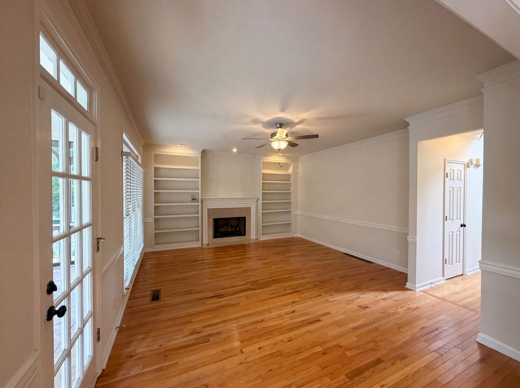 Photo 3 of 26 of 1900 Milfield Cir, Snellville, GA