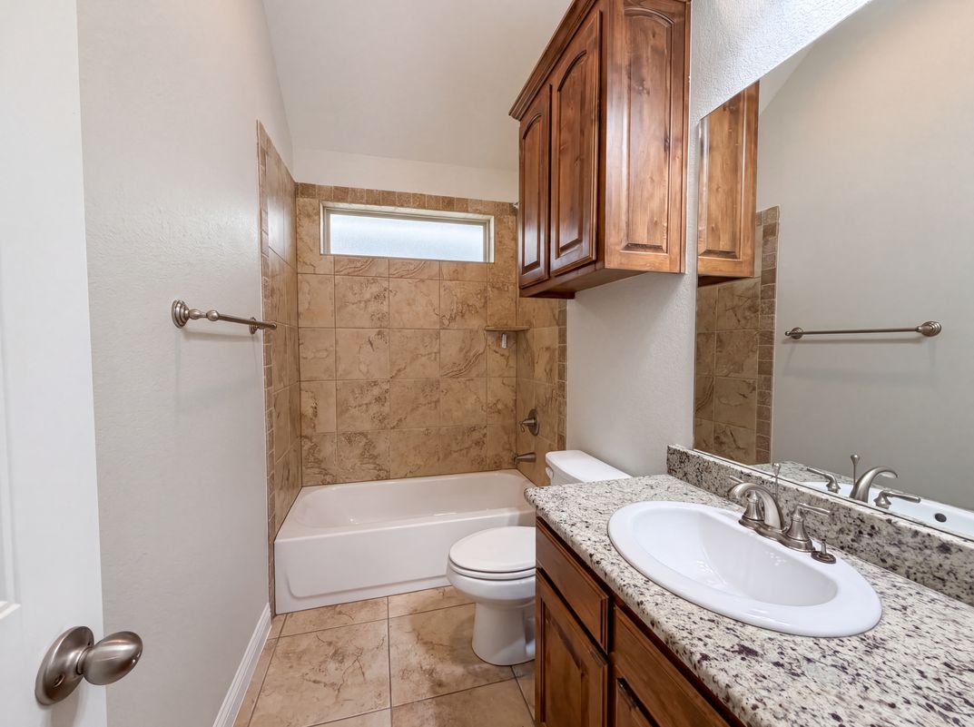 Photo 17 of 19 of 120 Donna Cir, Granbury, TX