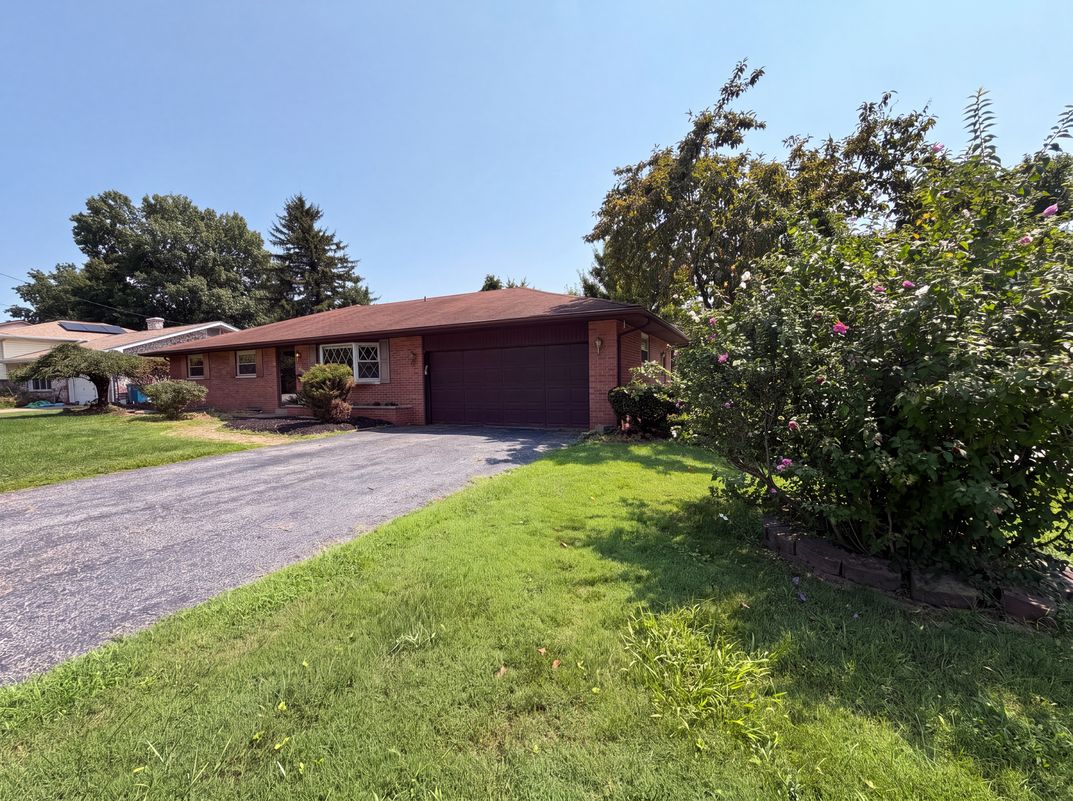 Photo 24 of 25 of 209 Dana Dr, Collinsville, IL