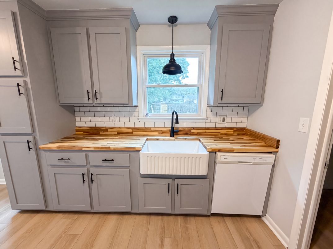 Photo 9 of 16 of 1016 Forestview Dr, Colonial Heights, VA