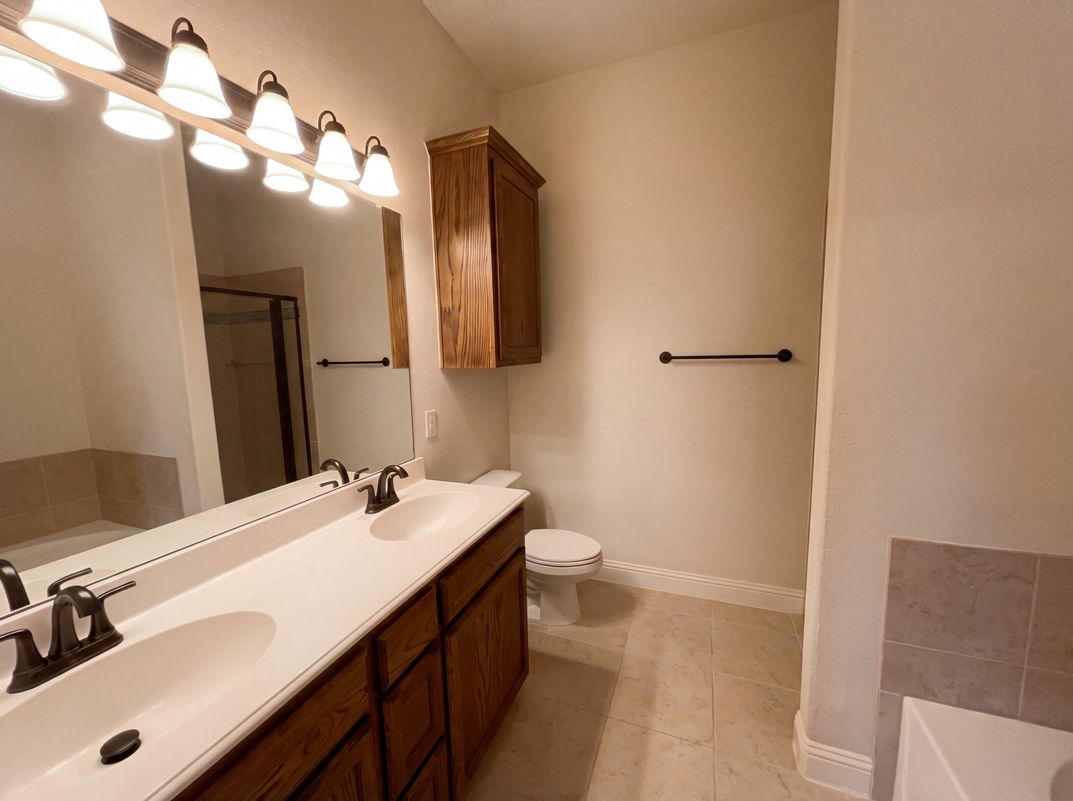 Photo 12 of 26 of 4522 Mariner Dr, Rowlett, TX